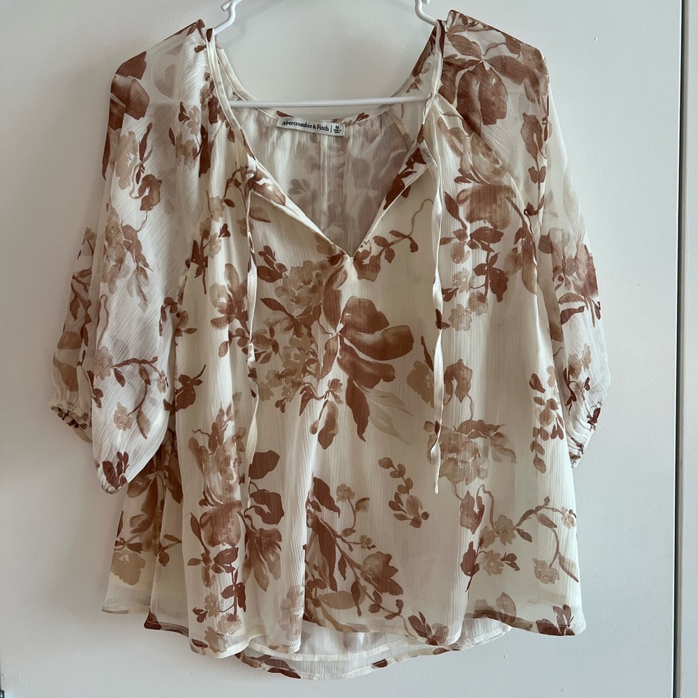 Abercrombie & Fitch Cream Flutter Sleeve Floral Blouse